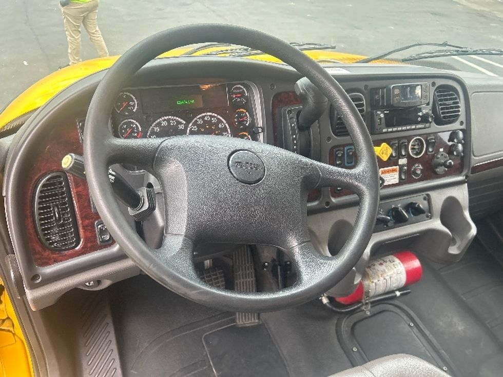 Medium Duty Box Truck-Light and Medium Duty Trucks-Freightliner-2022-M2-Louisville-KY-125,855\n\t\tmiles-$ 71,750 - Image 17