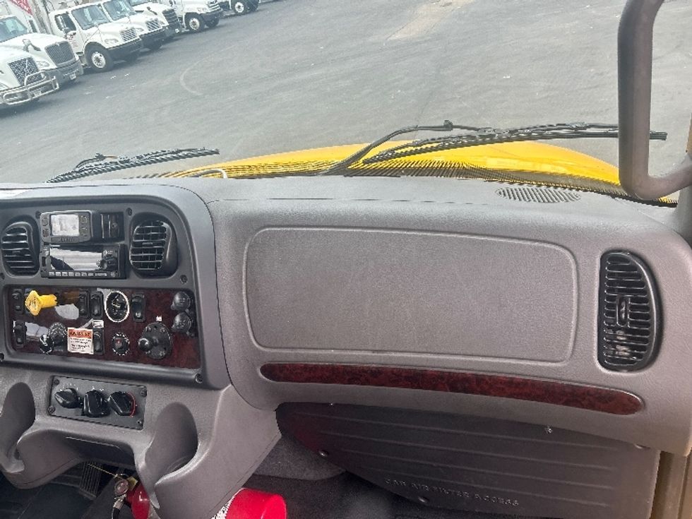 Medium Duty Box Truck-Light and Medium Duty Trucks-Freightliner-2022-M2-Louisville-KY-125,855\n\t\tmiles-$ 71,750 - Image 21