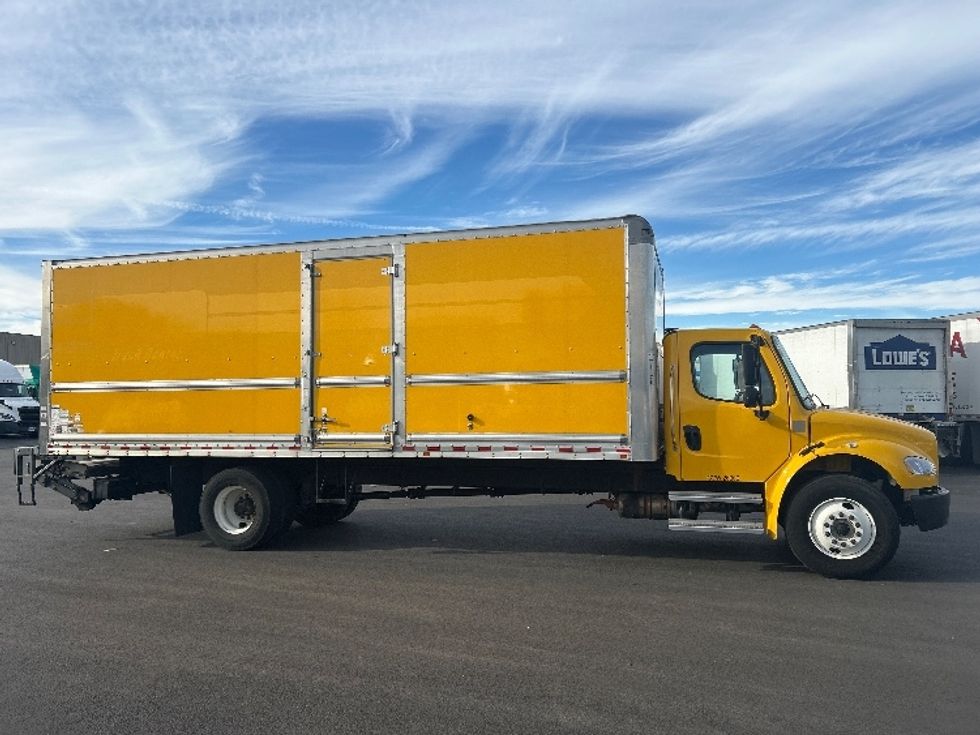 Medium Duty Box Truck-Light and Medium Duty Trucks-Freightliner-2022-M2-Louisville-KY-135,196\n\t\tmiles-$ 71,000 - Image 14