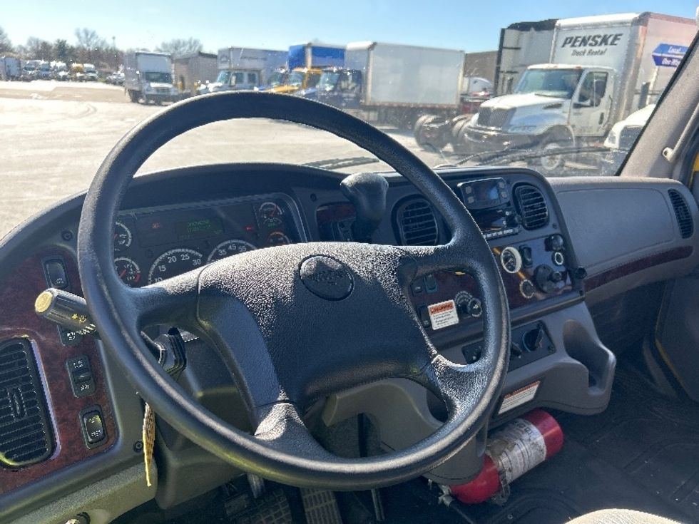 Medium Duty Box Truck-Light and Medium Duty Trucks-Freightliner-2022-M2-Louisville-KY-172,994\n\t\tmiles-$ 52,000 - Image 17