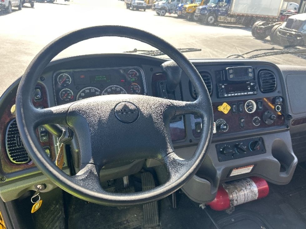 Medium Duty Box Truck-Light and Medium Duty Trucks-Freightliner-2022-M2-Louisville-KY-172,994\n\t\tmiles-$ 52,000 - Image 18