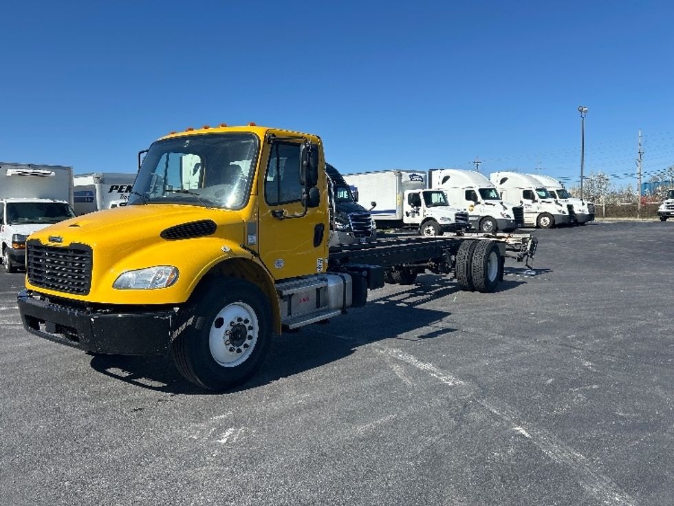 Medium Duty Box Truck-Light and Medium Duty Trucks-Freightliner-2022-M2-Louisville-KY-172,994\n\t\tmiles-$ 52,000 - Image 3