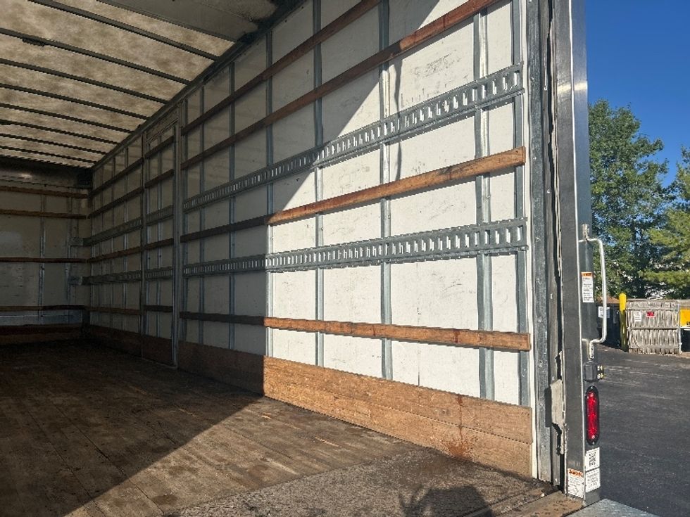 Medium Duty Box Truck-Light and Medium Duty Trucks-Freightliner-2022-M2-Louisville-KY-216,396\n\t\tmiles-$ 55,250 - Image 12