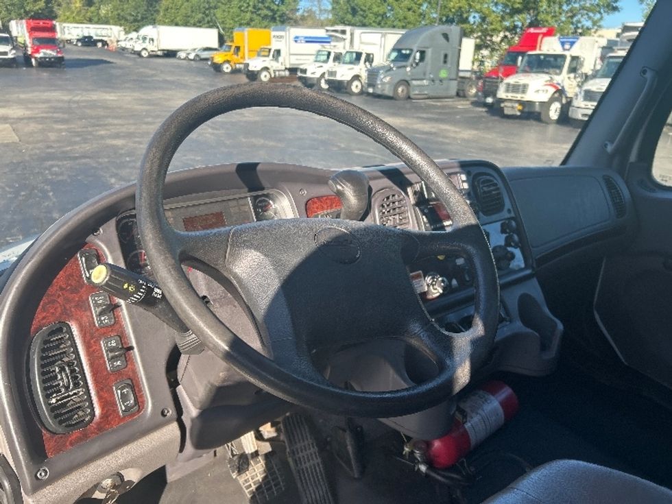 Medium Duty Box Truck-Light and Medium Duty Trucks-Freightliner-2022-M2-Louisville-KY-216,396\n\t\tmiles-$ 55,250 - Image 17