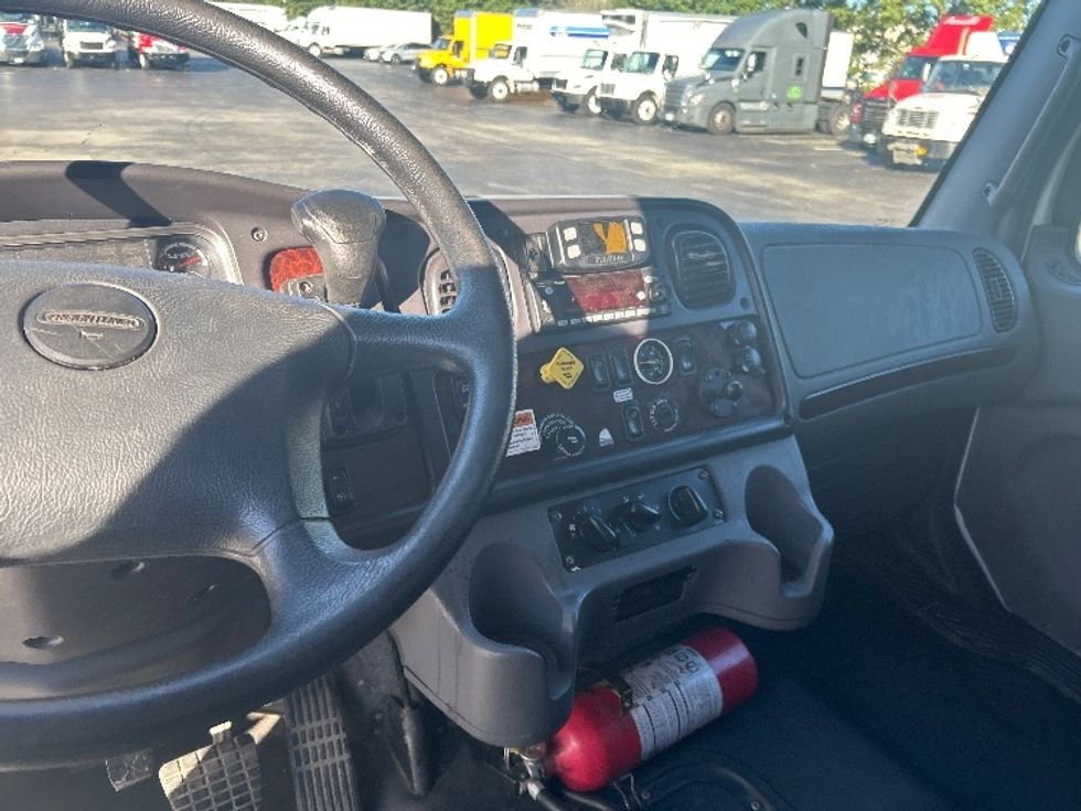 Medium Duty Box Truck-Light and Medium Duty Trucks-Freightliner-2022-M2-Louisville-KY-216,396\n\t\tmiles-$ 55,250 - Image 18