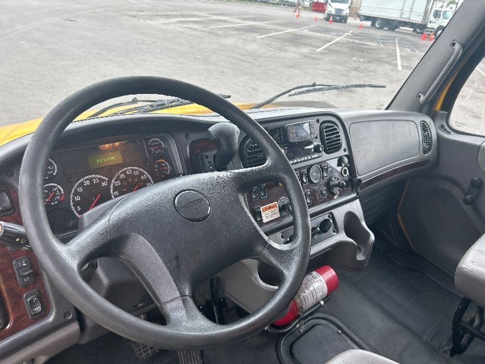 Medium Duty Box Truck-Light and Medium Duty Trucks-Freightliner-2022-M2-Louisville-KY-222,716\n\t\tmiles-$ 53,000 - Image 17