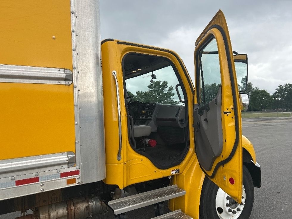 Medium Duty Box Truck-Light and Medium Duty Trucks-Freightliner-2022-M2-Louisville-KY-222,716\n\t\tmiles-$ 53,000 - Image 20