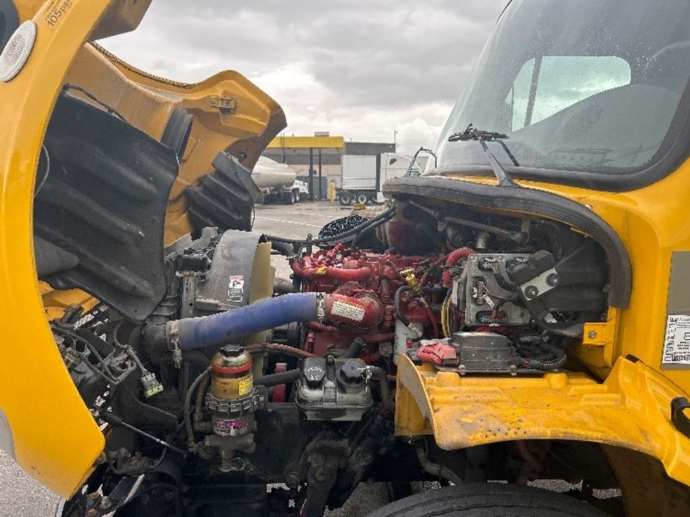 Medium Duty Box Truck-Light and Medium Duty Trucks-Freightliner-2022-M2-Louisville-KY-222,716\n\t\tmiles-$ 53,000 - Image 24