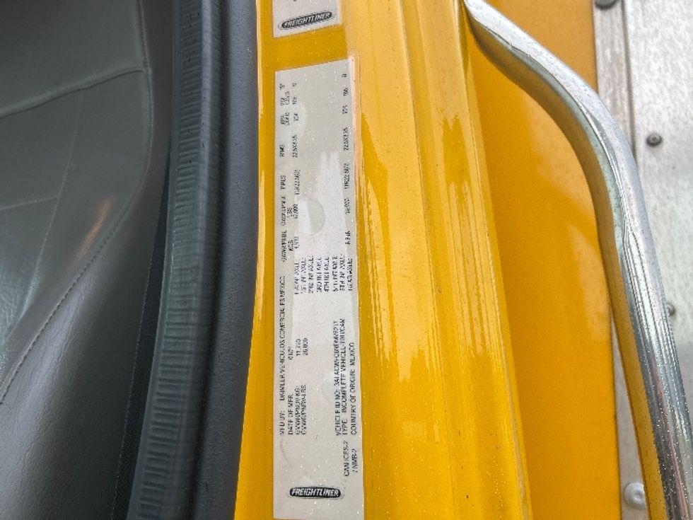 Medium Duty Box Truck-Light and Medium Duty Trucks-Freightliner-2022-M2-Louisville-KY-222,716\n\t\tmiles-$ 53,000 - Image 25