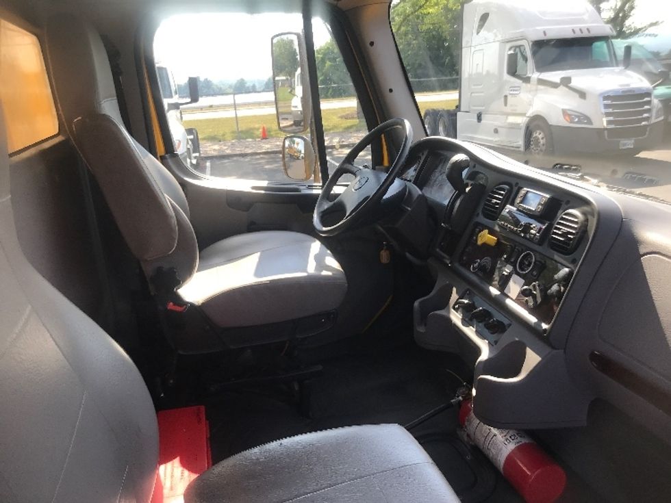 Medium Duty Box Truck-Light and Medium Duty Trucks-Freightliner-2022-M2-Louisville-KY-227,541\n\t\tmiles-$ 51,250 - Image 21