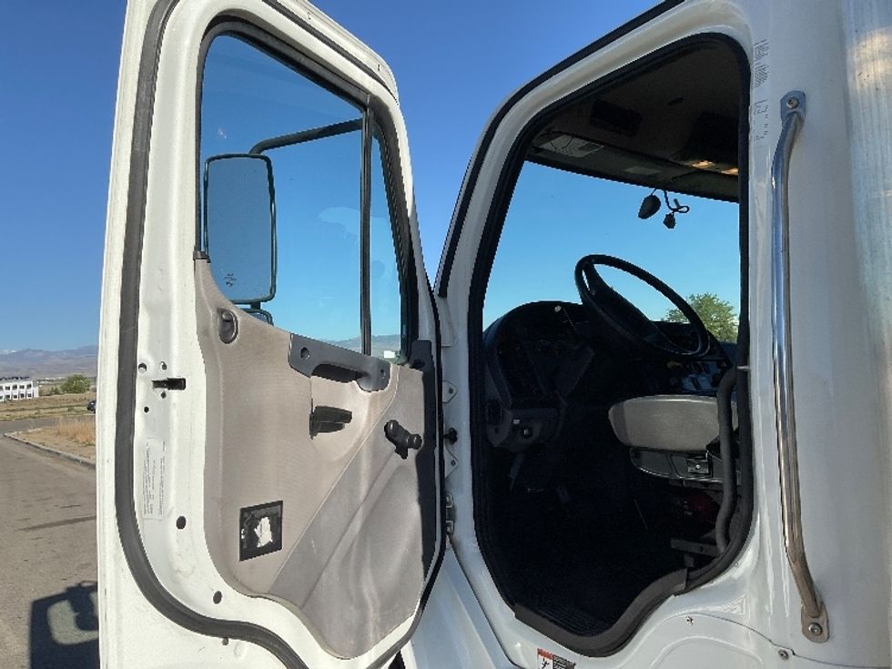 Medium Duty Box Truck-Light and Medium Duty Trucks-Freightliner-2022-M2-Loveland-CO-192,874\n\t\tmiles-$ 62,250 - Image 16