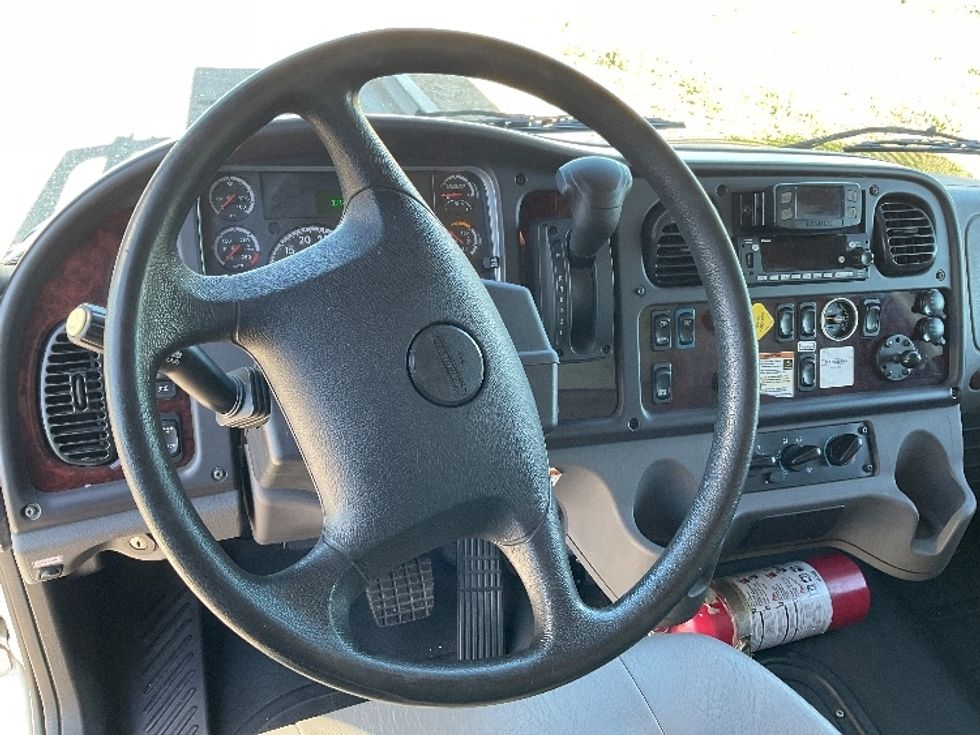 Medium Duty Box Truck-Light and Medium Duty Trucks-Freightliner-2022-M2-Loveland-CO-192,874\n\t\tmiles-$ 62,250 - Image 18