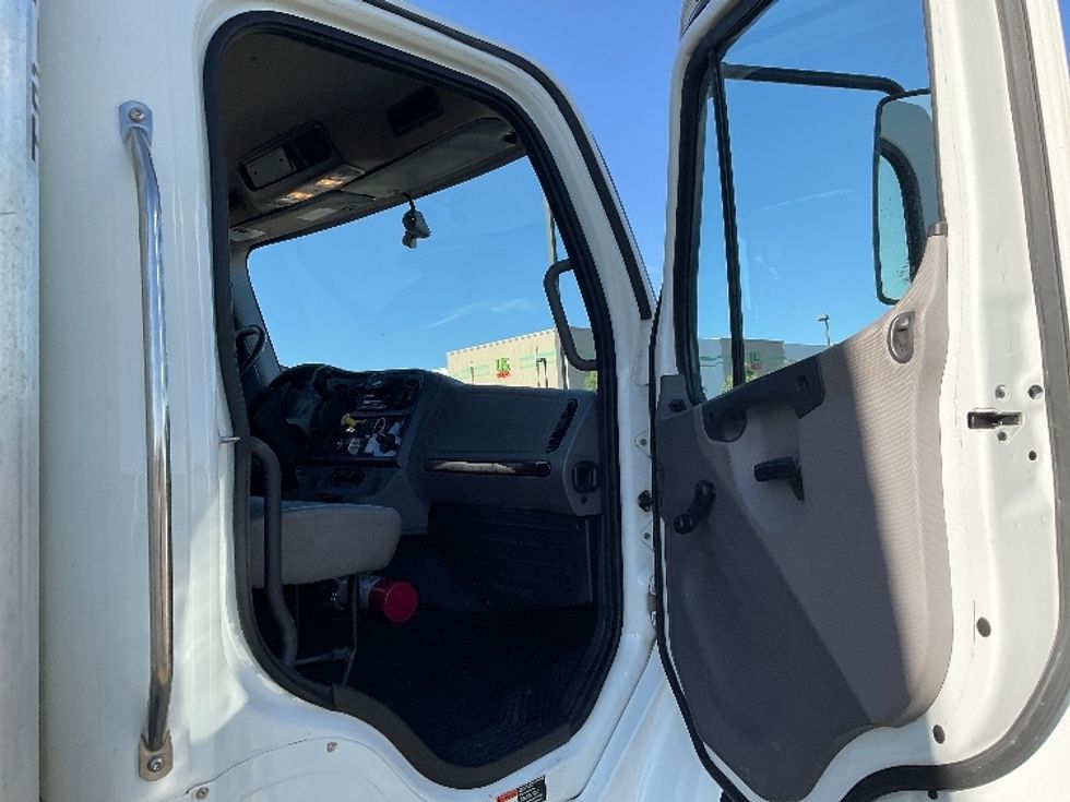 Medium Duty Box Truck-Light and Medium Duty Trucks-Freightliner-2022-M2-Loveland-CO-192,874\n\t\tmiles-$ 62,250 - Image 20