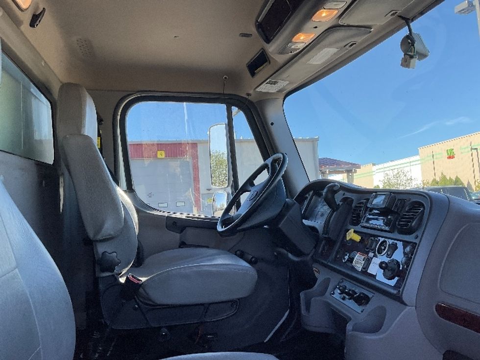 Medium Duty Box Truck-Light and Medium Duty Trucks-Freightliner-2022-M2-Loveland-CO-192,874\n\t\tmiles-$ 62,250 - Image 22