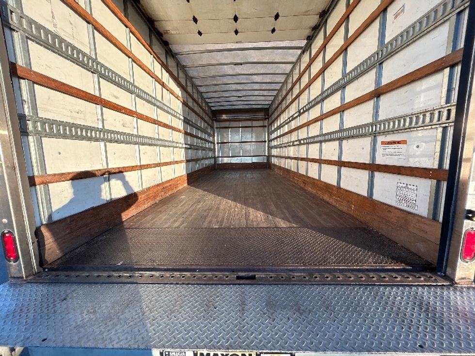 Medium Duty Box Truck-Light and Medium Duty Trucks-Freightliner-2022-M2-Lowell-AR-133,466\n\t\tmiles-$ 71,250 - Image 10