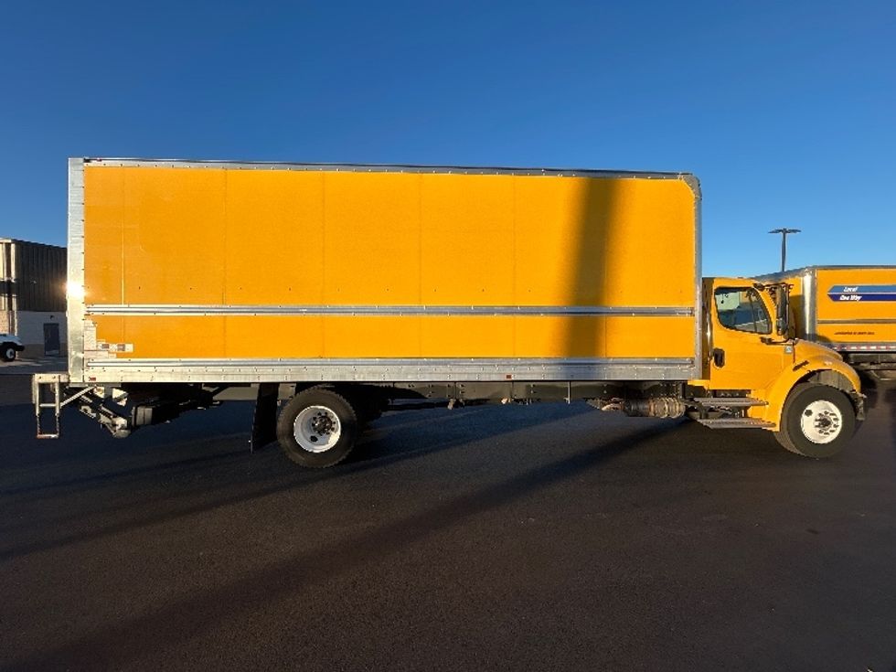 Medium Duty Box Truck-Light and Medium Duty Trucks-Freightliner-2022-M2-Lowell-AR-133,466\n\t\tmiles-$ 71,250 - Image 15