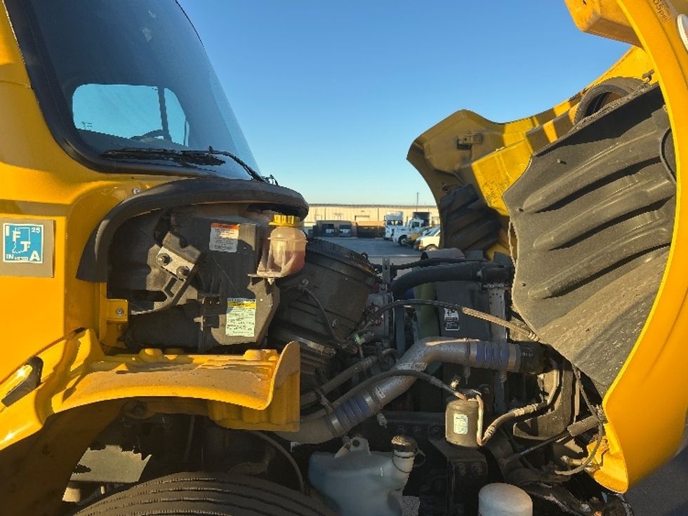 Medium Duty Box Truck-Light and Medium Duty Trucks-Freightliner-2022-M2-Lowell-AR-133,466\n\t\tmiles-$ 71,250 - Image 23