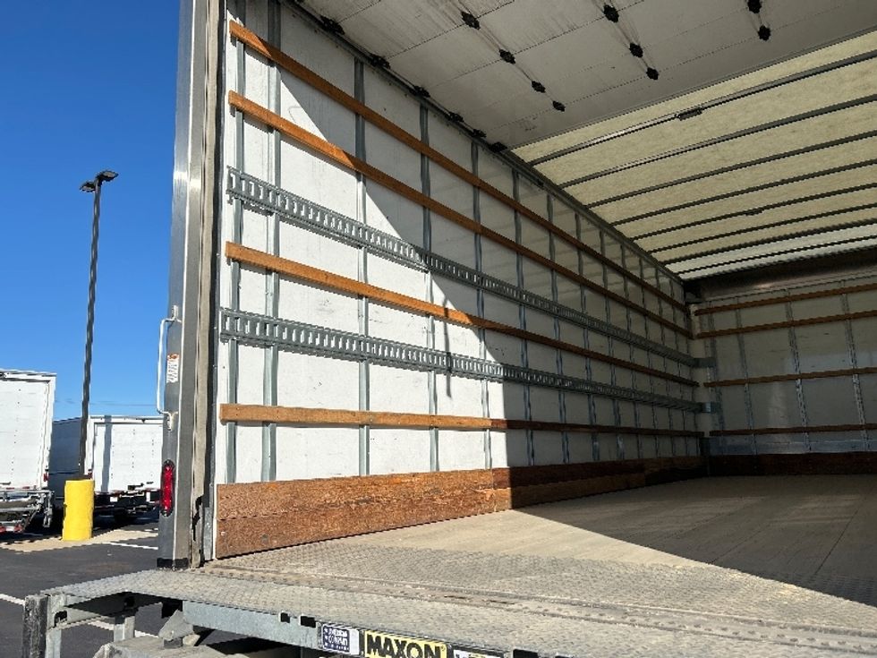 Medium Duty Box Truck-Light and Medium Duty Trucks-Freightliner-2022-M2-Madison-AL-100,923\n\t\tmiles-$ 81,750 - Image 11