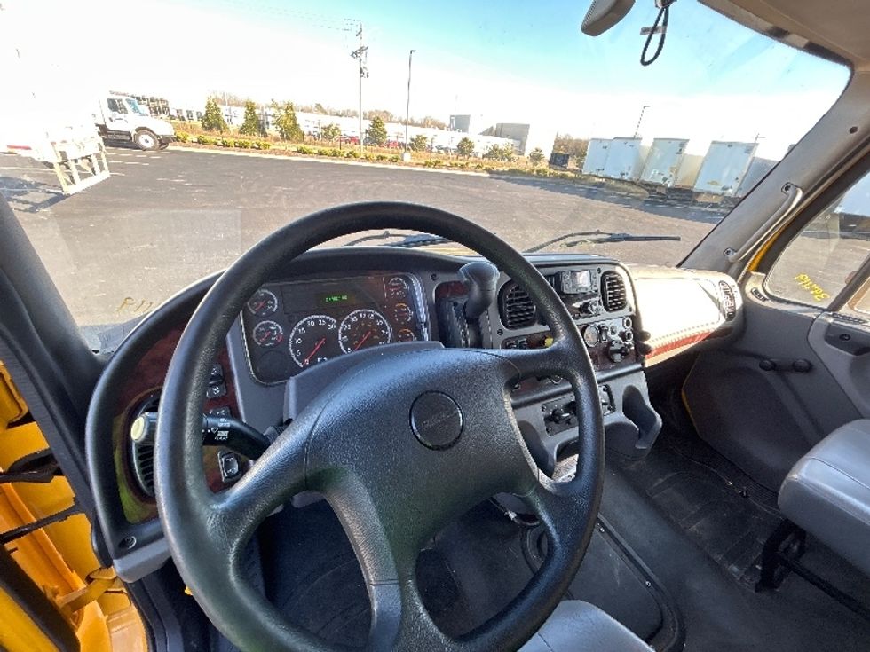 Medium Duty Box Truck-Light and Medium Duty Trucks-Freightliner-2022-M2-Madison-AL-100,923\n\t\tmiles-$ 81,750 - Image 17