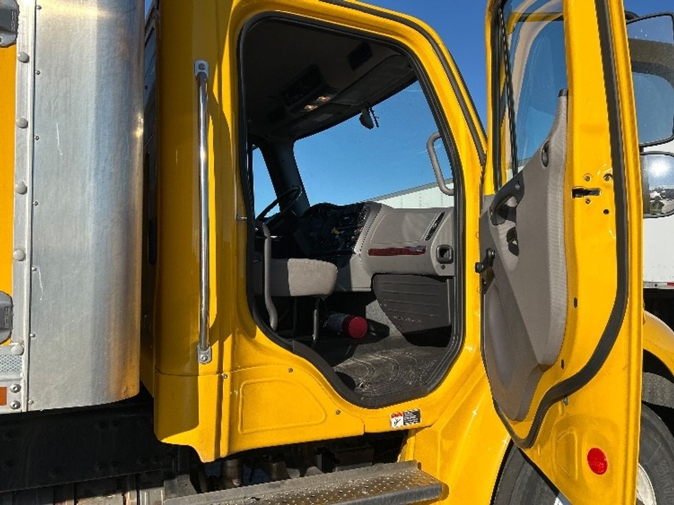 Medium Duty Box Truck-Light and Medium Duty Trucks-Freightliner-2022-M2-Madison-AL-100,923\n\t\tmiles-$ 81,750 - Image 20