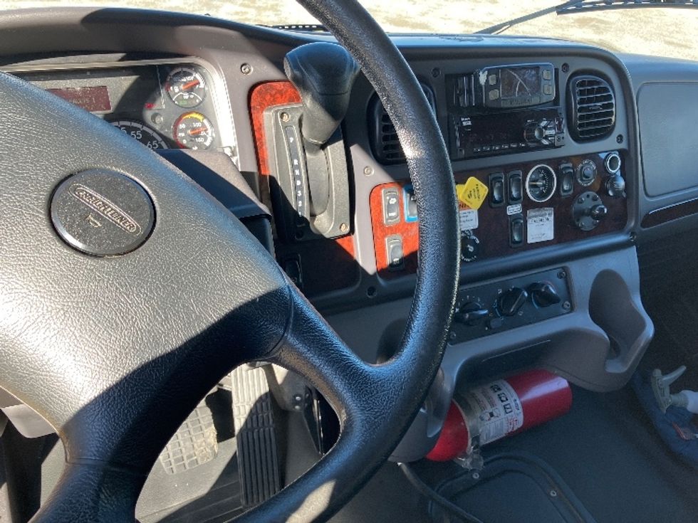 Medium Duty Box Truck-Light and Medium Duty Trucks-Freightliner-2022-M2-Madison-AL-140,188\n\t\tmiles-$ 71,500 - Image 17
