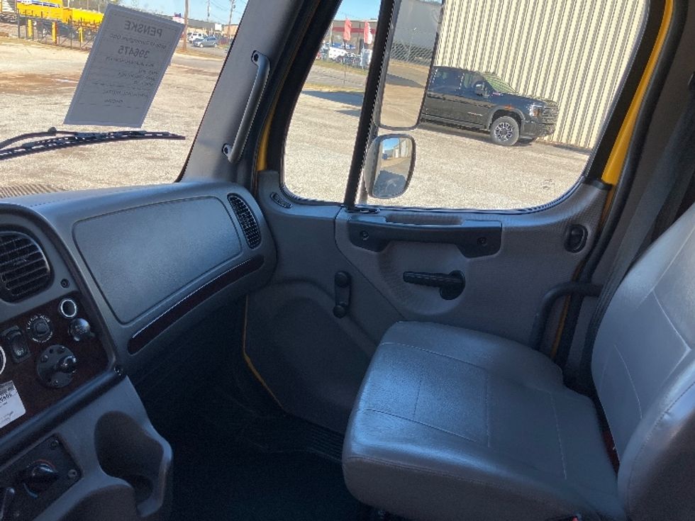 Medium Duty Box Truck-Light and Medium Duty Trucks-Freightliner-2022-M2-Madison-AL-140,188\n\t\tmiles-$ 71,500 - Image 19