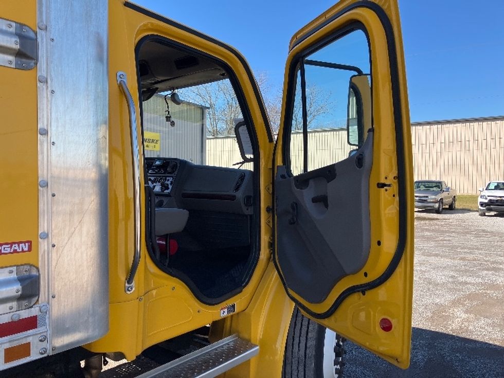 Medium Duty Box Truck-Light and Medium Duty Trucks-Freightliner-2022-M2-Madison-AL-140,188\n\t\tmiles-$ 71,500 - Image 20