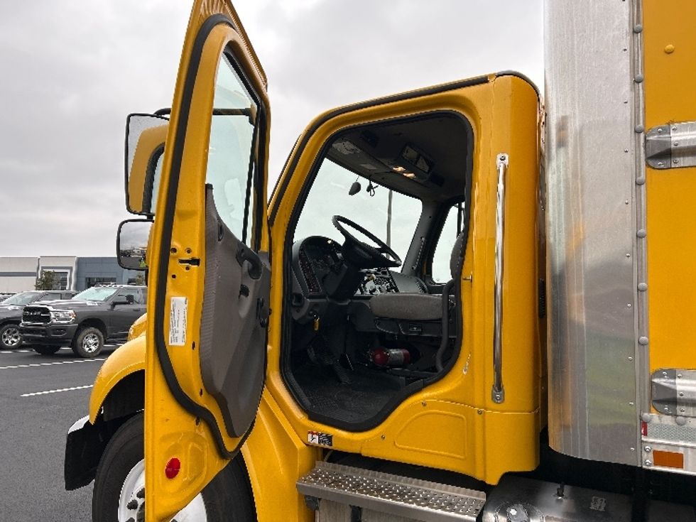 Medium Duty Box Truck-Light and Medium Duty Trucks-Freightliner-2022-M2-Madison-AL-142,324\n\t\tmiles-$ 74,750 - Image 11
