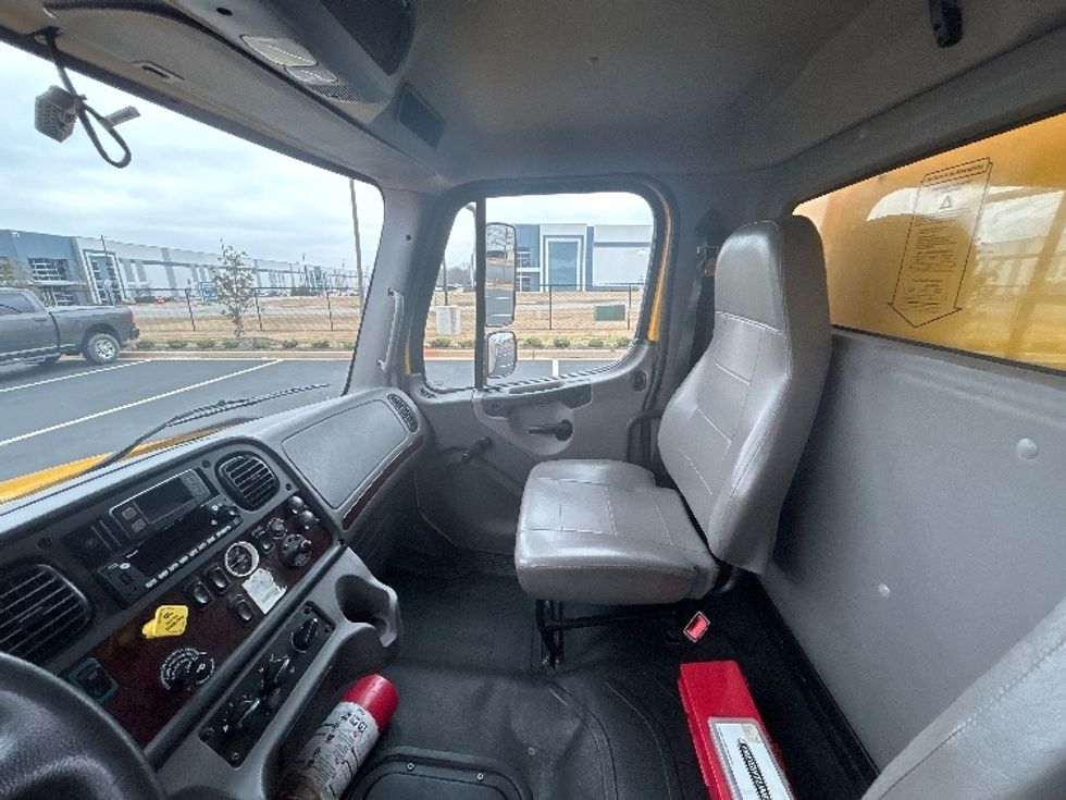 Medium Duty Box Truck-Light and Medium Duty Trucks-Freightliner-2022-M2-Madison-AL-142,324\n\t\tmiles-$ 74,750 - Image 18