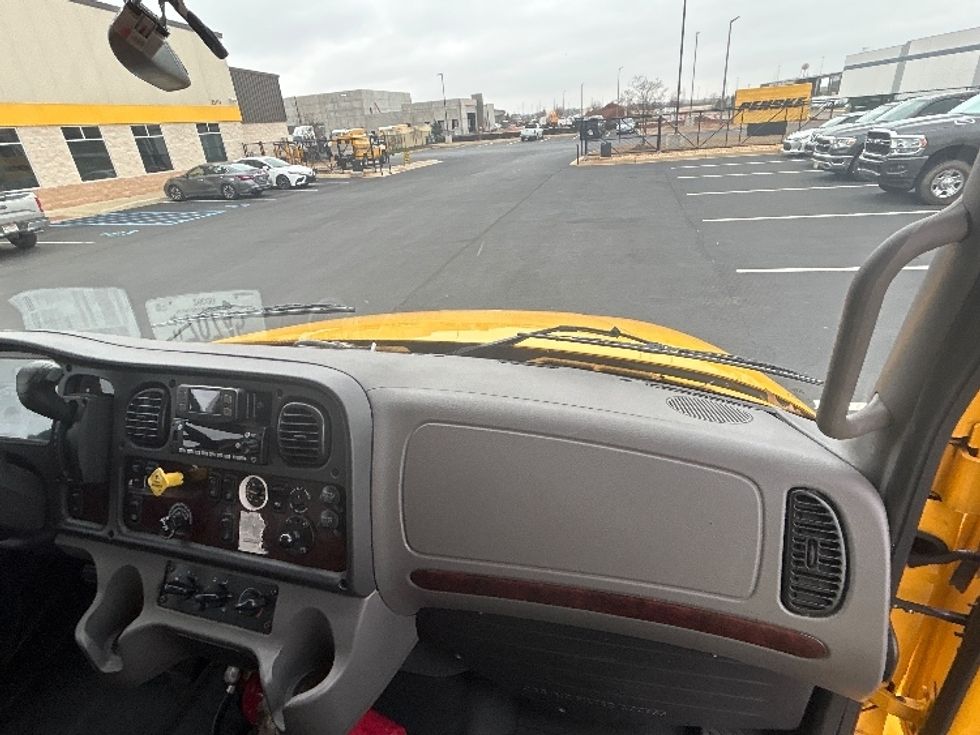 Medium Duty Box Truck-Light and Medium Duty Trucks-Freightliner-2022-M2-Madison-AL-142,324\n\t\tmiles-$ 74,750 - Image 20