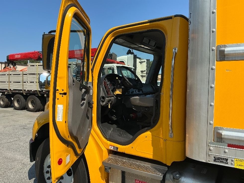 Medium Duty Box Truck-Light and Medium Duty Trucks-Freightliner-2022-M2-Mcdonough-GA-127,496\n\t\tmiles-$ 77,750 - Image 13