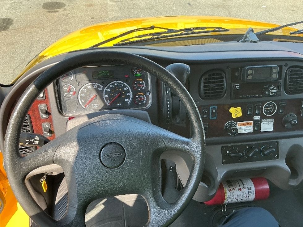 Medium Duty Box Truck-Light and Medium Duty Trucks-Freightliner-2022-M2-Mcdonough-GA-127,496\n\t\tmiles-$ 77,750 - Image 18