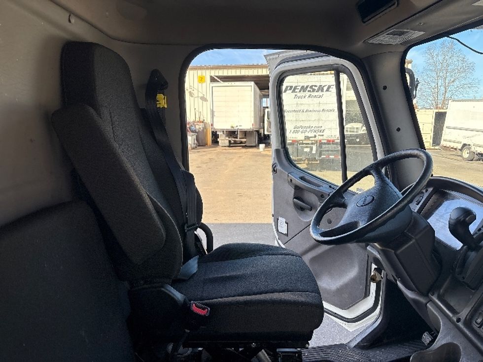 Medium Duty Box Truck-Light and Medium Duty Trucks-Freightliner-2022-M2-Mebane-NC-108,779\n\t\tmiles-$ 84,500 - Image 22