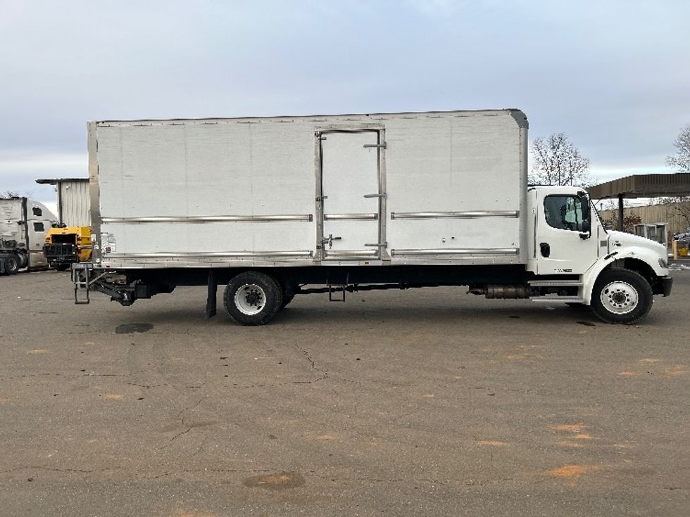 Medium Duty Box Truck-Light and Medium Duty Trucks-Freightliner-2022-M2-Mebane-NC-189,732\n\t\tmiles-$ 64,000 - Image 15
