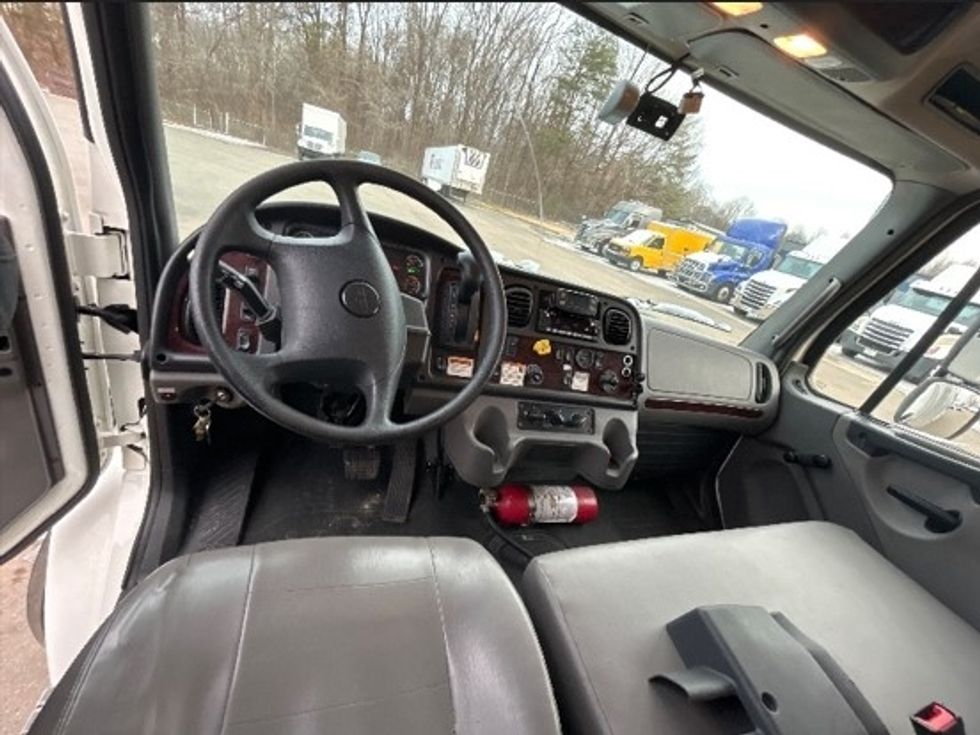 Medium Duty Box Truck-Light and Medium Duty Trucks-Freightliner-2022-M2-Mebane-NC-189,732\n\t\tmiles-$ 64,000 - Image 18
