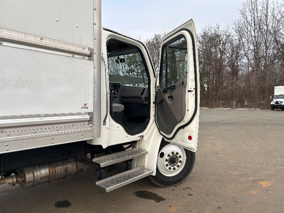 Medium Duty Box Truck-Light and Medium Duty Trucks-Freightliner-2022-M2-Mebane-NC-189,732\n\t\tmiles-$ 64,000 - Image 20