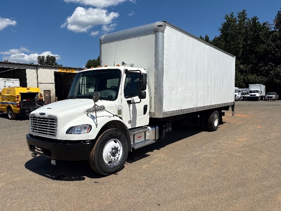 2022 Freightliner M2 106 Medium Duty photo 3