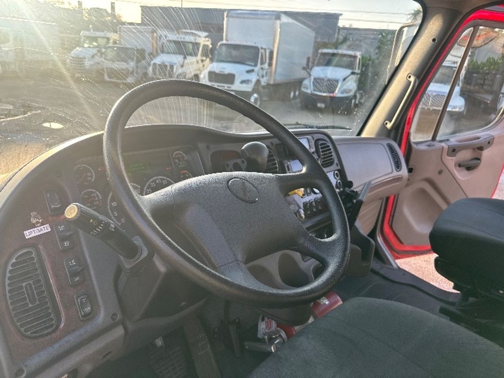 Medium Duty Box Truck-Light and Medium Duty Trucks-Freightliner-2022-M2-Medley-FL-208,901\n\t\tmiles-$ 59,000 - Image 17