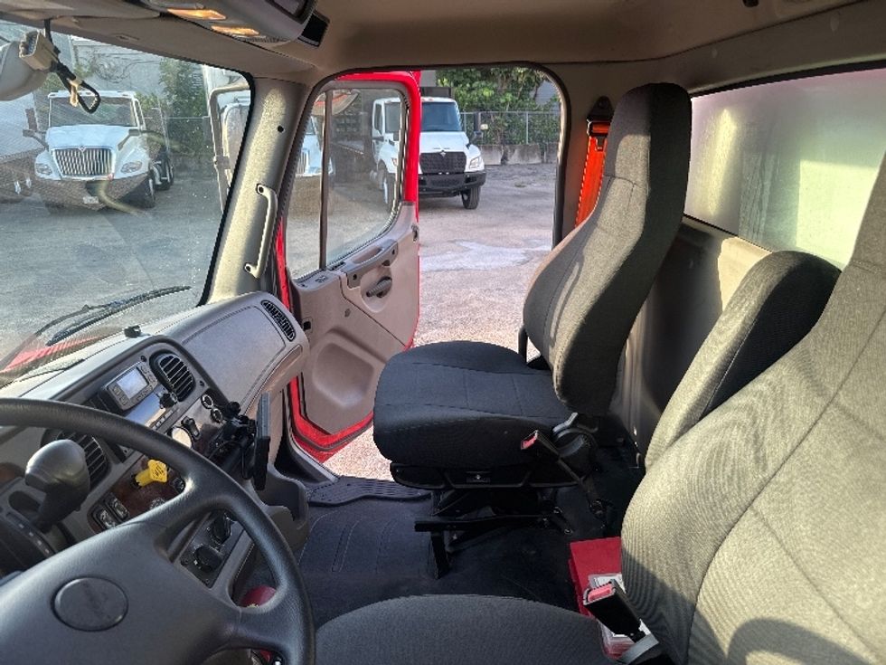 Medium Duty Box Truck-Light and Medium Duty Trucks-Freightliner-2022-M2-Medley-FL-208,901\n\t\tmiles-$ 59,000 - Image 19