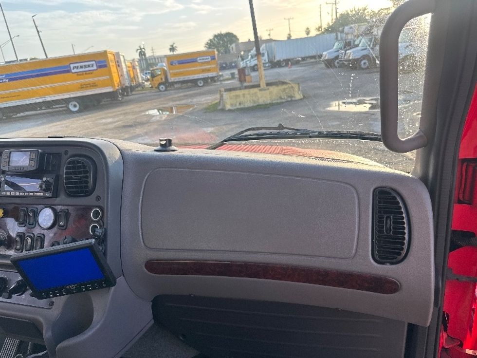 Medium Duty Box Truck-Light and Medium Duty Trucks-Freightliner-2022-M2-Medley-FL-208,901\n\t\tmiles-$ 59,000 - Image 21
