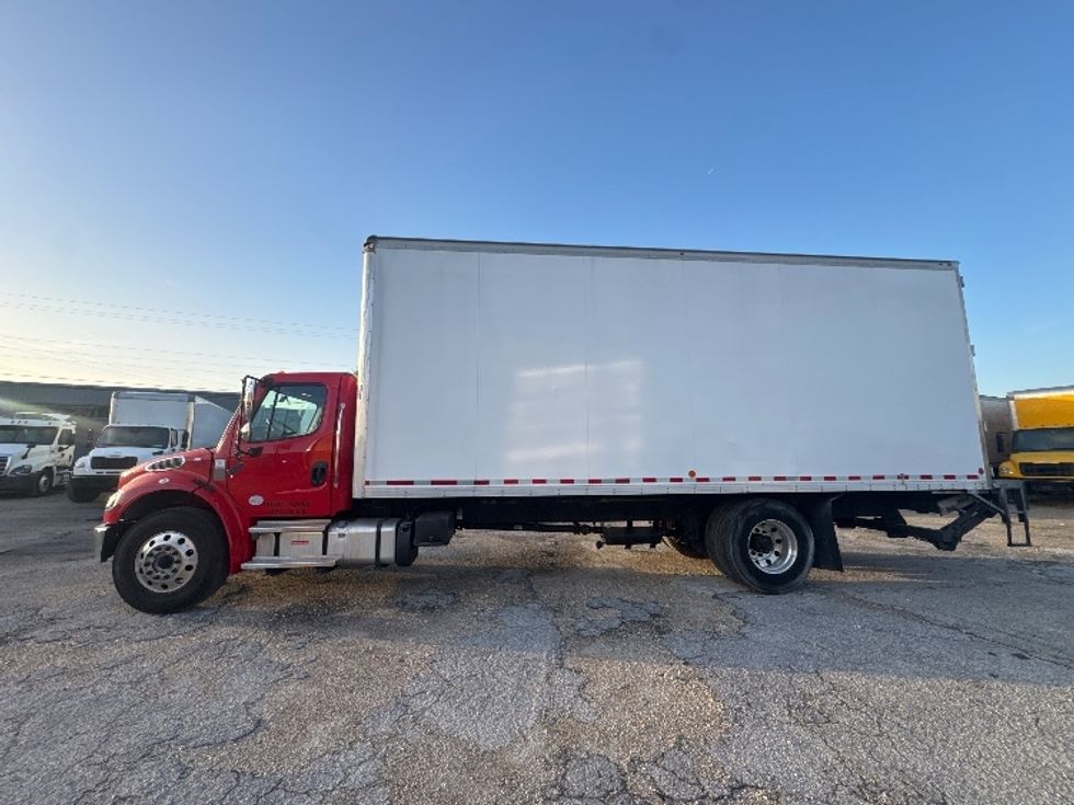 Medium Duty Box Truck-Light and Medium Duty Trucks-Freightliner-2022-M2-Medley-FL-208,901\n\t\tmiles-$ 59,000 - Image 4