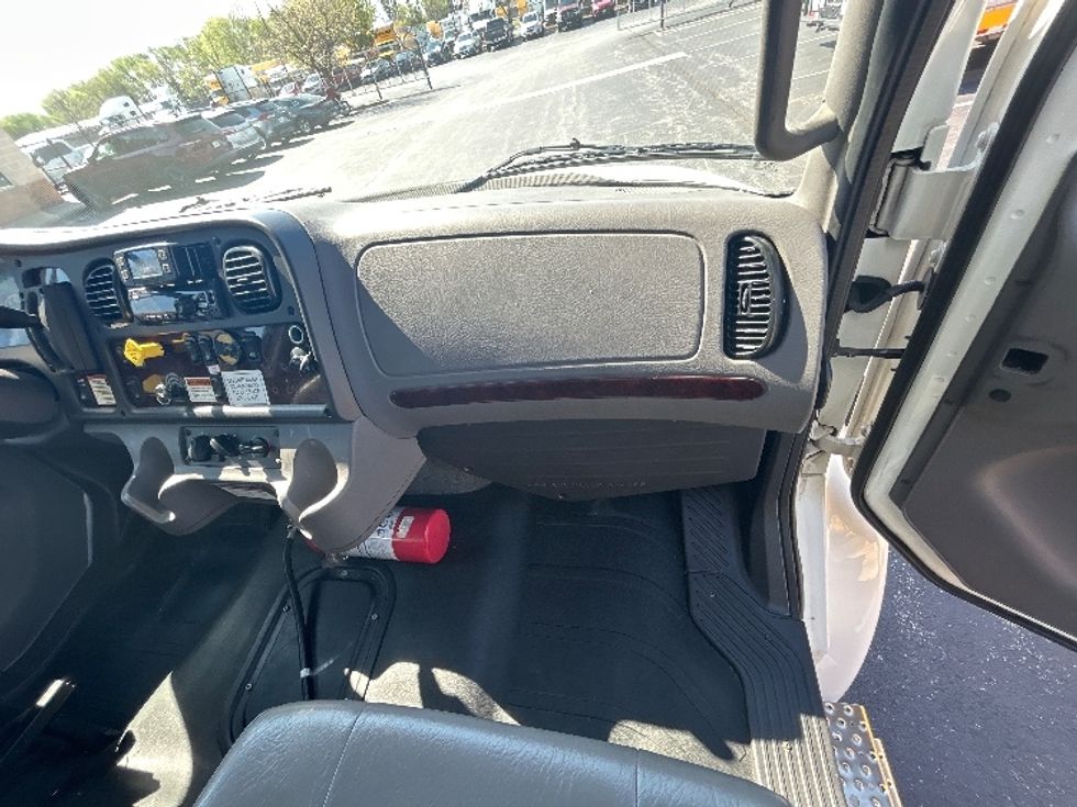 Medium Duty Box Truck-Light and Medium Duty Trucks-Freightliner-2022-M2-Memphis-TN-211,443\n\t\tmiles-$ 51,000 - Image 21