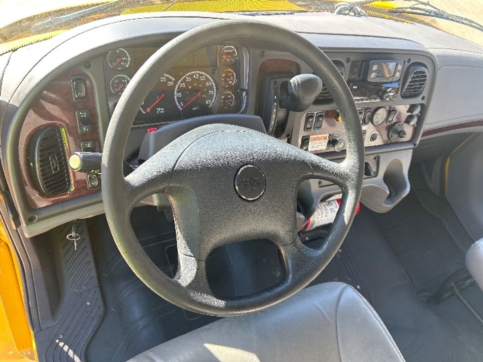 Medium Duty Box Truck-Light and Medium Duty Trucks-Freightliner-2022-M2-Memphis-TN-259,102\n\t\tmiles-$ 39,750 - Image 17