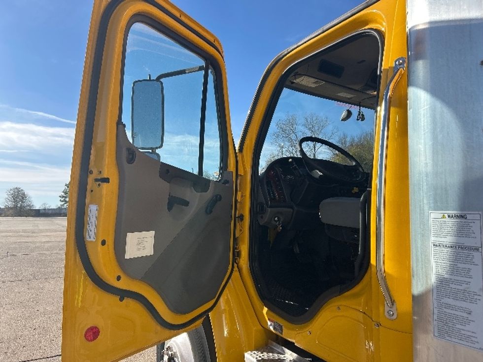 Medium Duty Box Truck-Light and Medium Duty Trucks-Freightliner-2022-M2-Memphis-TN-271,540\n\t\tmiles-$ 33,000 - Image 16