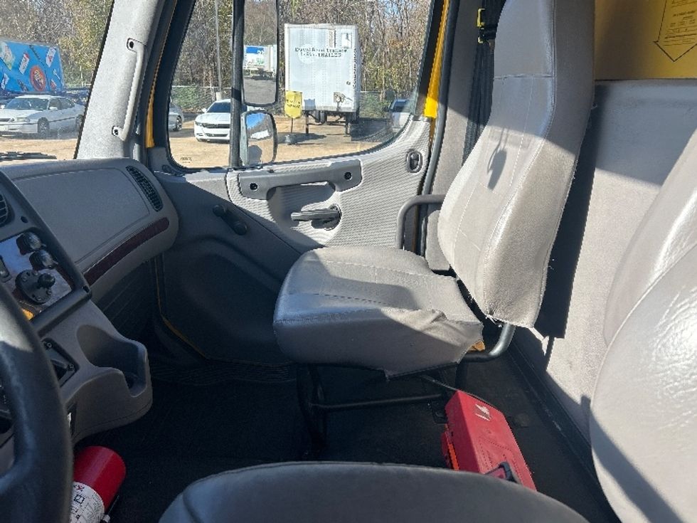 Medium Duty Box Truck-Light and Medium Duty Trucks-Freightliner-2022-M2-Memphis-TN-271,540\n\t\tmiles-$ 33,000 - Image 19