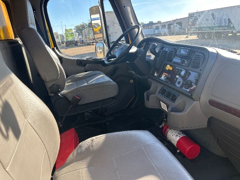 Medium Duty Box Truck-Light and Medium Duty Trucks-Freightliner-2022-M2-Memphis-TN-271,540\n\t\tmiles-$ 33,000 - Image 22