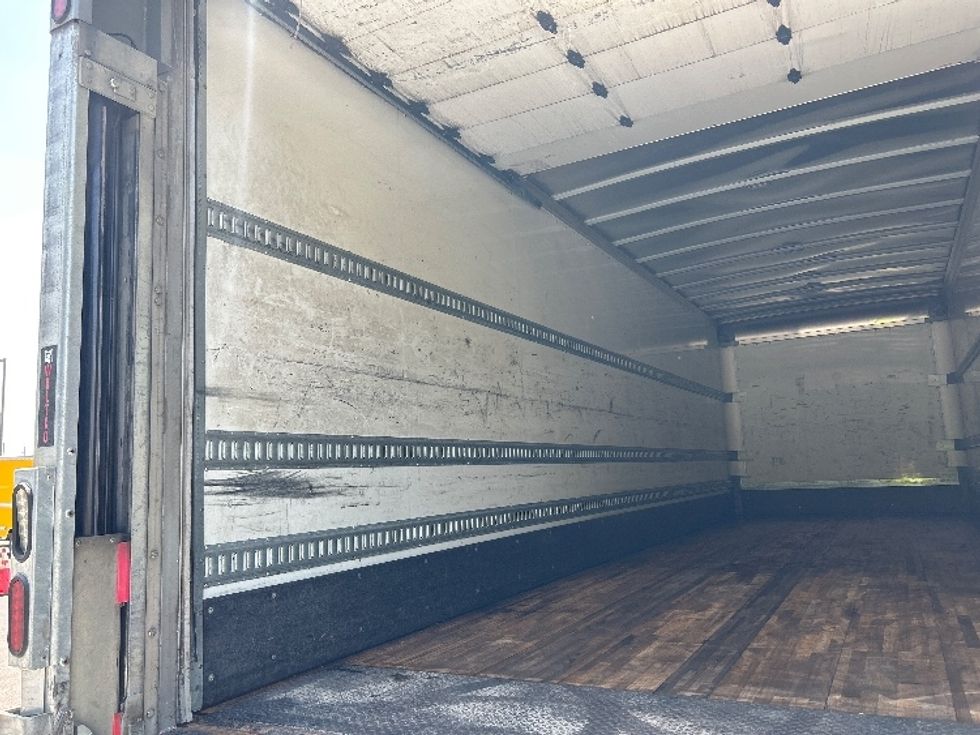Medium Duty Box Truck-Light and Medium Duty Trucks-Freightliner-2022-M2-Memphis-TN-320,778\n\t\tmiles-$ 28,250 - Image 11
