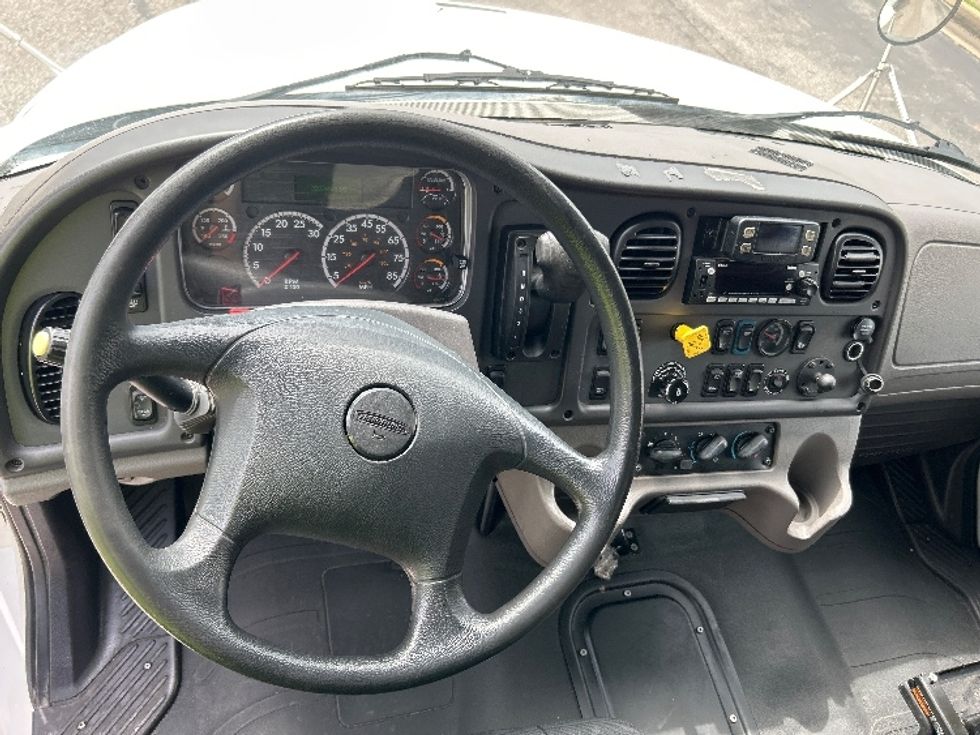 Medium Duty Box Truck-Light and Medium Duty Trucks-Freightliner-2022-M2-Memphis-TN-320,778\n\t\tmiles-$ 28,250 - Image 18