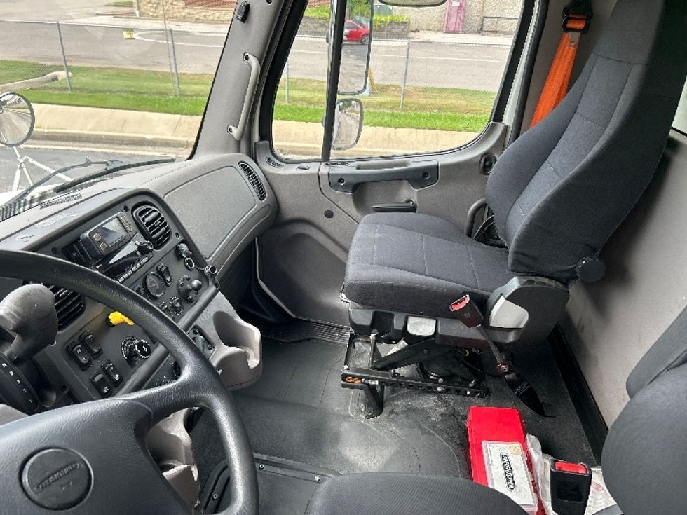 Medium Duty Box Truck-Light and Medium Duty Trucks-Freightliner-2022-M2-Memphis-TN-320,778\n\t\tmiles-$ 28,250 - Image 19
