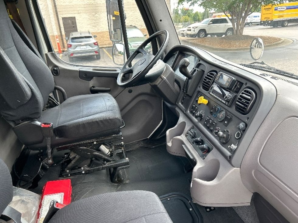Medium Duty Box Truck-Light and Medium Duty Trucks-Freightliner-2022-M2-Memphis-TN-320,778\n\t\tmiles-$ 28,250 - Image 22